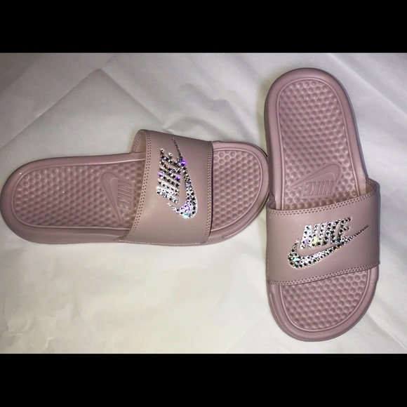 nude nike slides